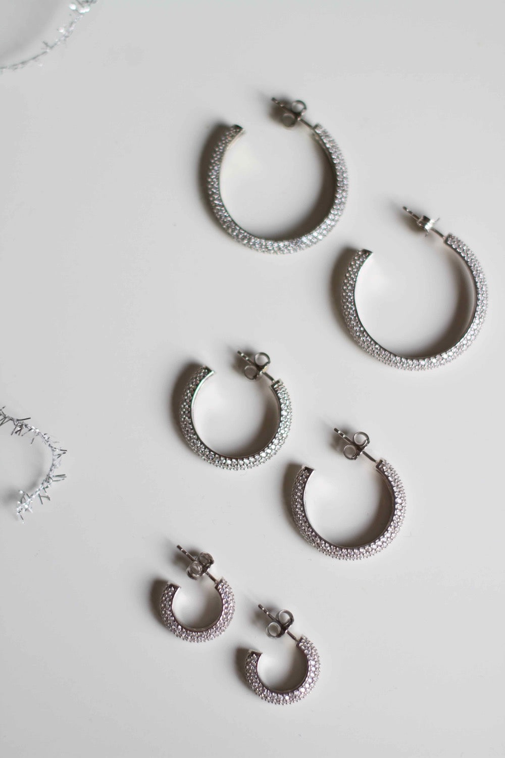 Silver Taşlı Halka Küpe