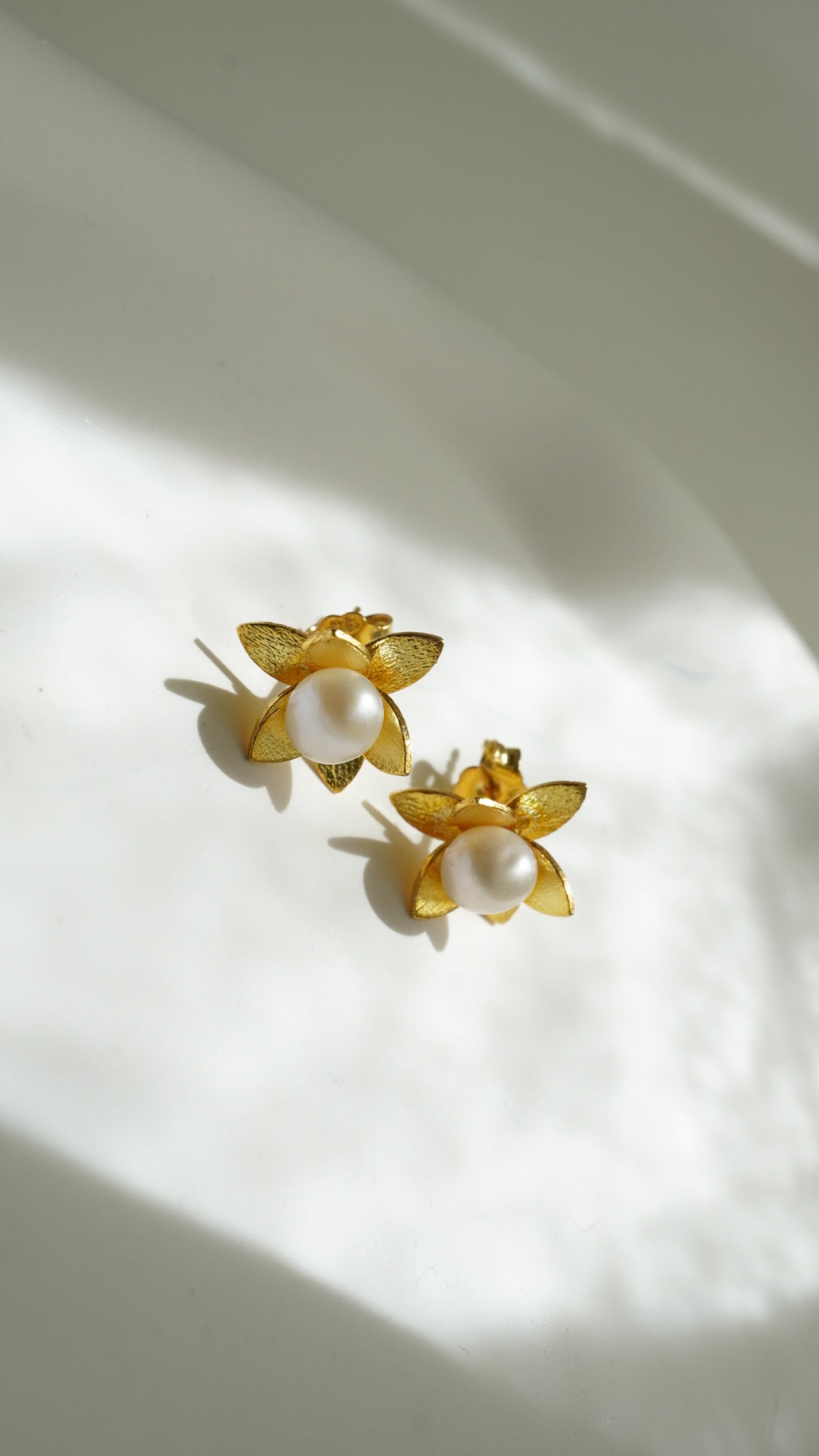 Pearl on Flower Küpe