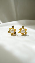 Pearl on Flower Küpe